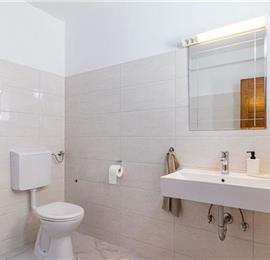 6 bedroom villa with pool near Pula, sleeps 12